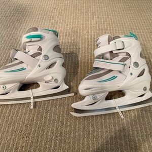 Lake Placid Summit Adjustable Youth Ice Skates